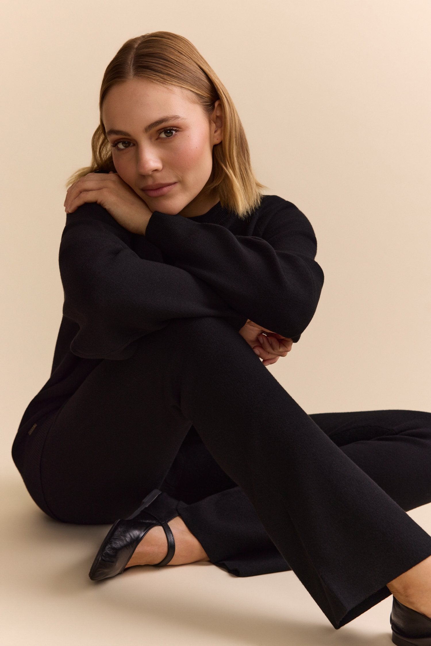 Olly Kick Flared Pants - Black