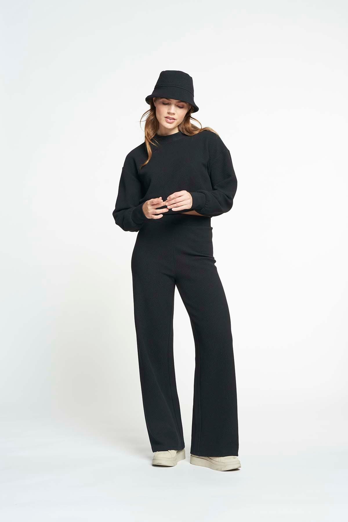 Moon Cropped Sweat - Black