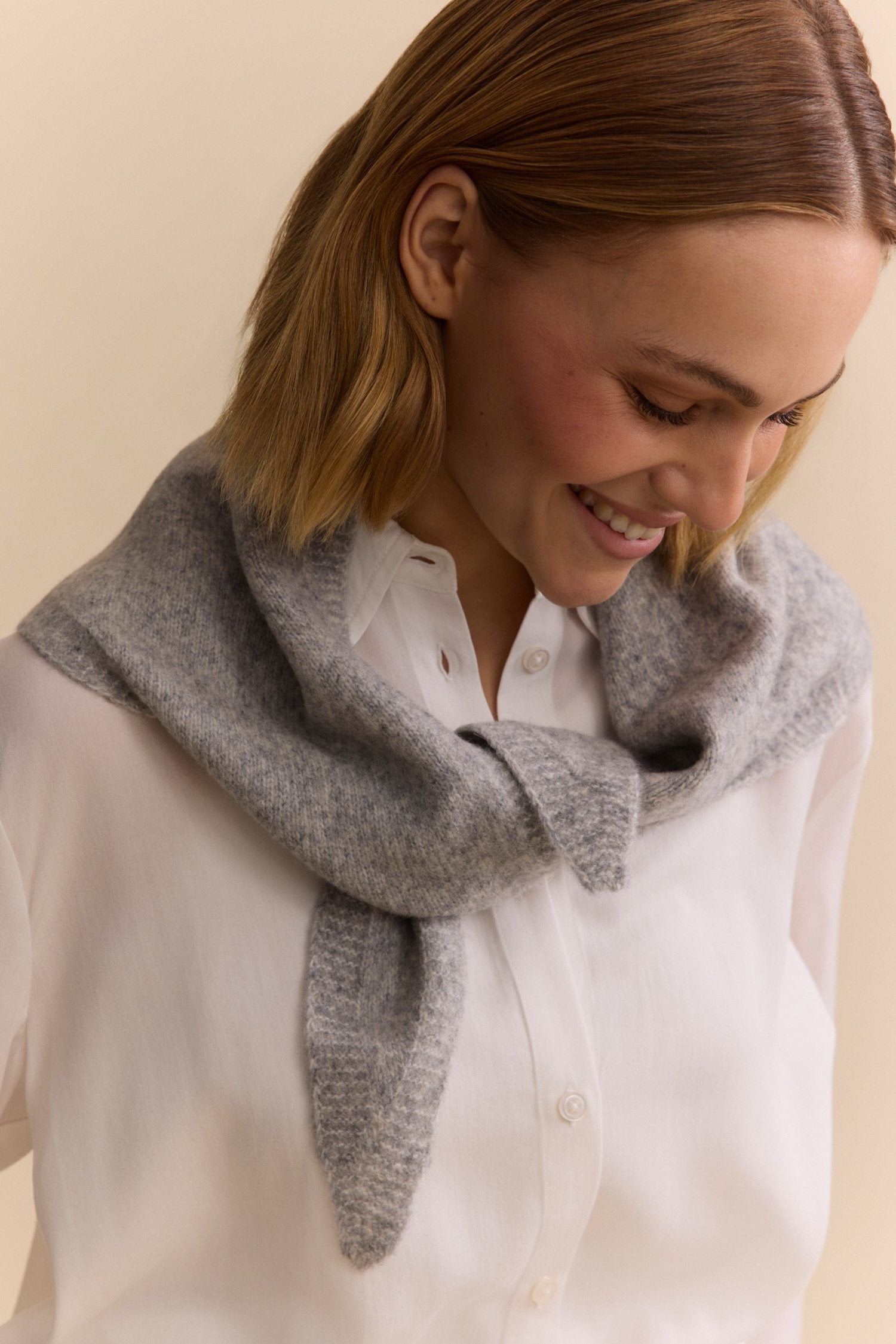 Manu Wool Triangle Scarf - Grey Melange