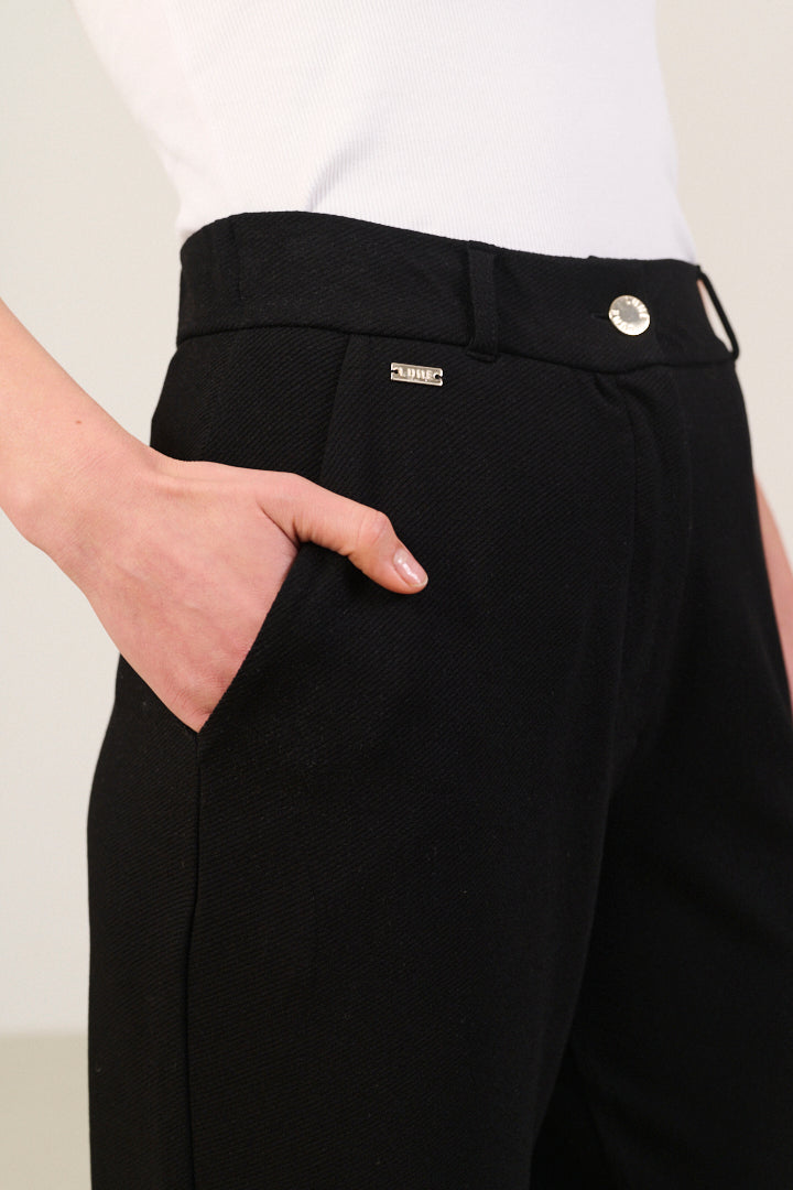 FOREST ESSENTIEL trousers - Black